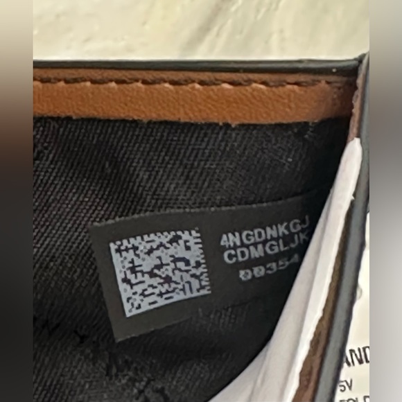 Michael Kors Mens Brown Billfold Wallet - Picture 3 of 7